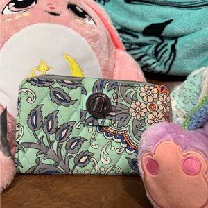 Vera Bradley Fan Flowers RFID Turnlock Wallet